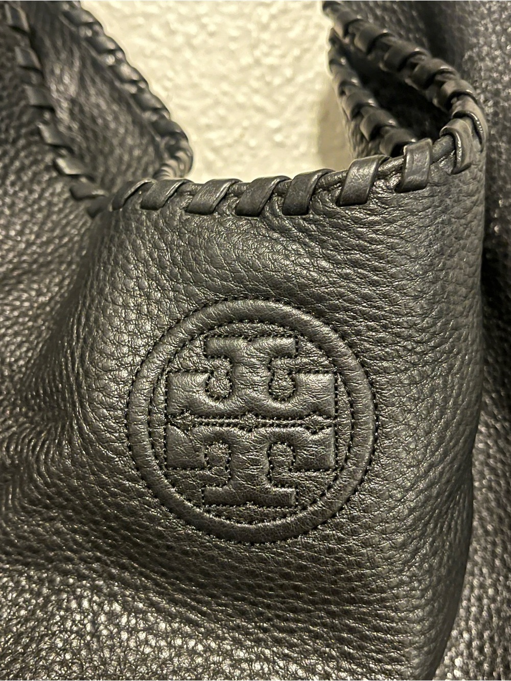 TORY BURCH Marion Whipstitch Hobo Bag Black Pebbled Leather w/ Dust Bag - Picture 3 of 16